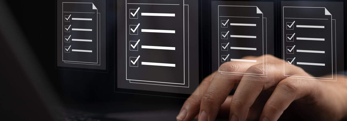 A sleek infographic highlights the 10 critical features of Privileged Access Management, framed around essential security pillars like credential protection, session recording, and threat detection. This visual underscores how WALLIX PAM meets these foundational requirements to deliver robust privileged access security.