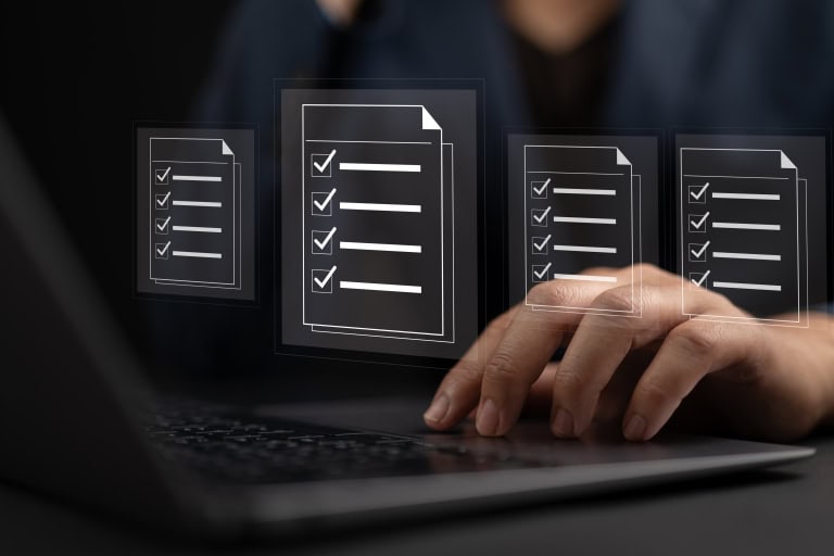 A sleek infographic highlights the 10 critical features of Privileged Access Management, framed around essential security pillars like credential protection, session recording, and threat detection. This visual underscores how WALLIX PAM meets these foundational requirements to deliver robust privileged access security.